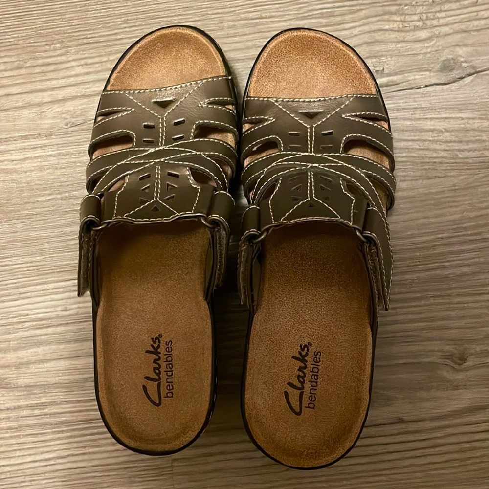 NEW CLARKS BENDABLES BRONZE SANDALS